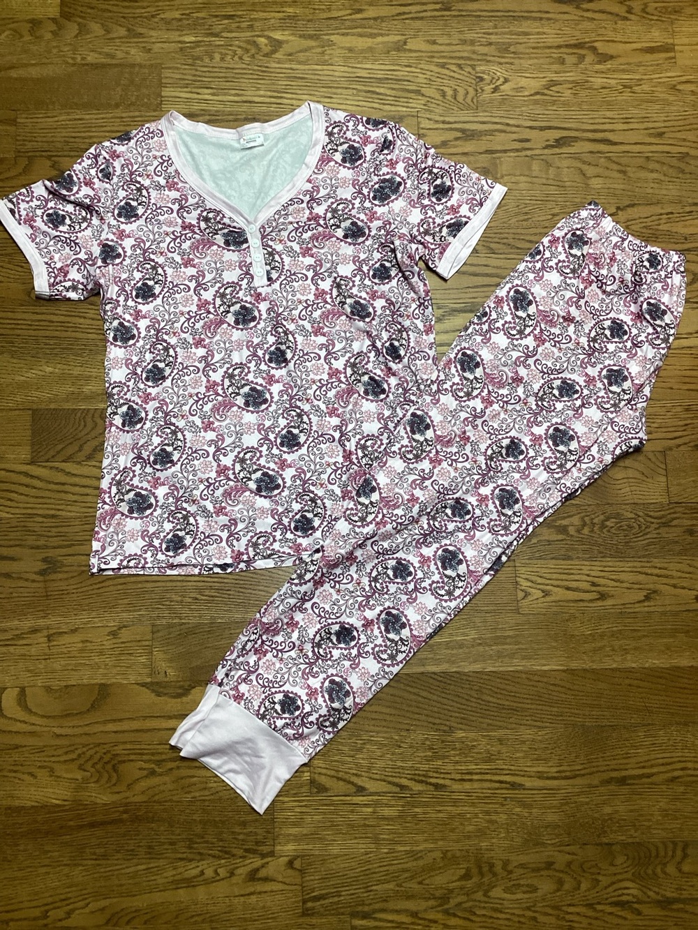 Shirley and Stone Luxe Paisley print pajama set size Large